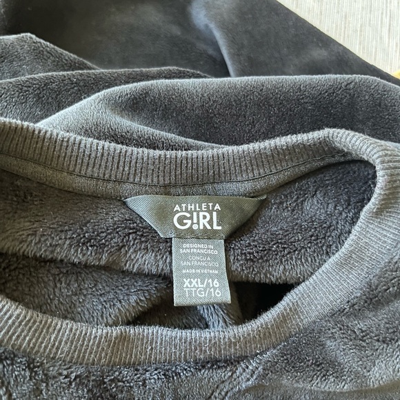Athleta Big Girl Great 2.0 Velour Sweatshirt Black Plush Soft Long Sleeve Crew - Picture 3 of 7